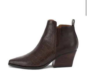 Ankle Bootie In Chocolate Brown