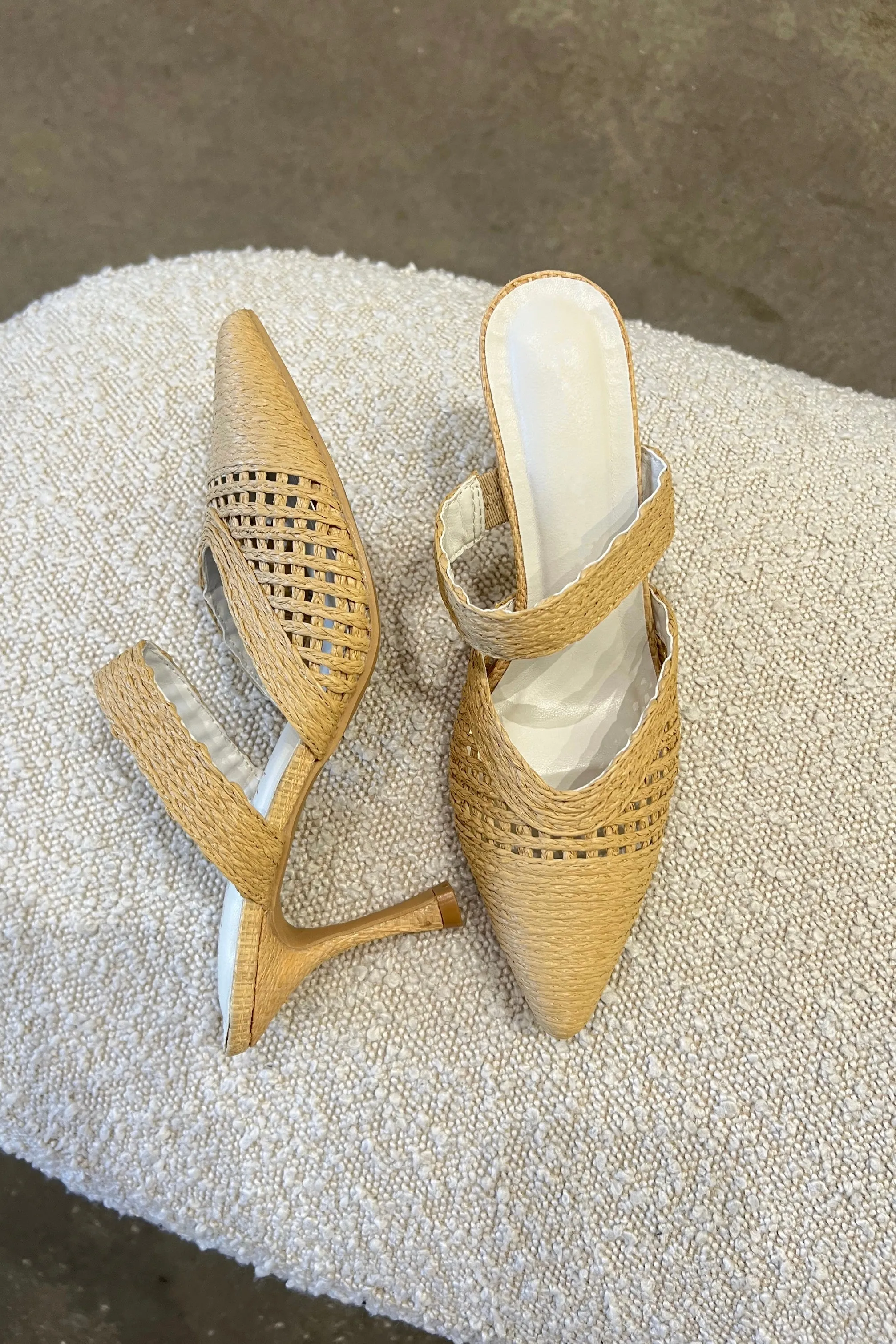MARISELLE NATURAL RAFFIA SANDAL