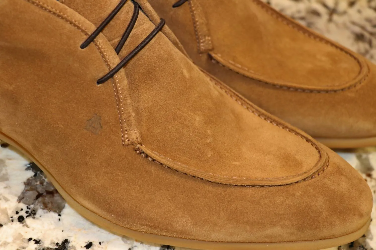 Men's Ischia Chukka Boot In Velour Brown