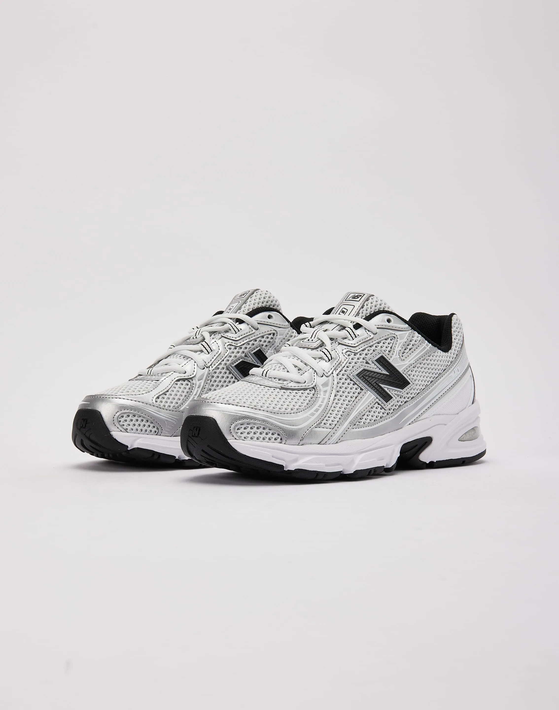 New Balance 740