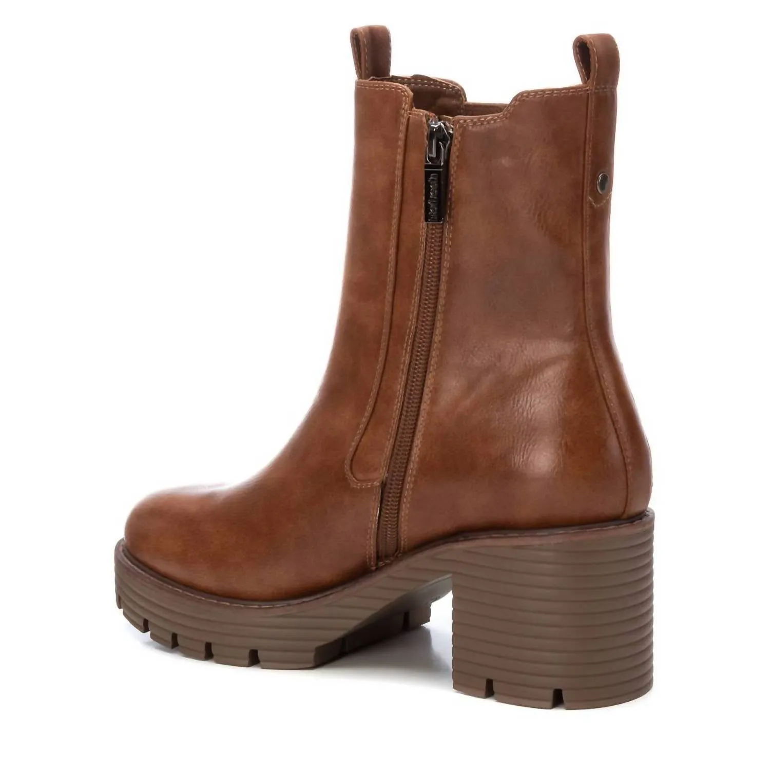 Women's Chelsea Booties In Camel