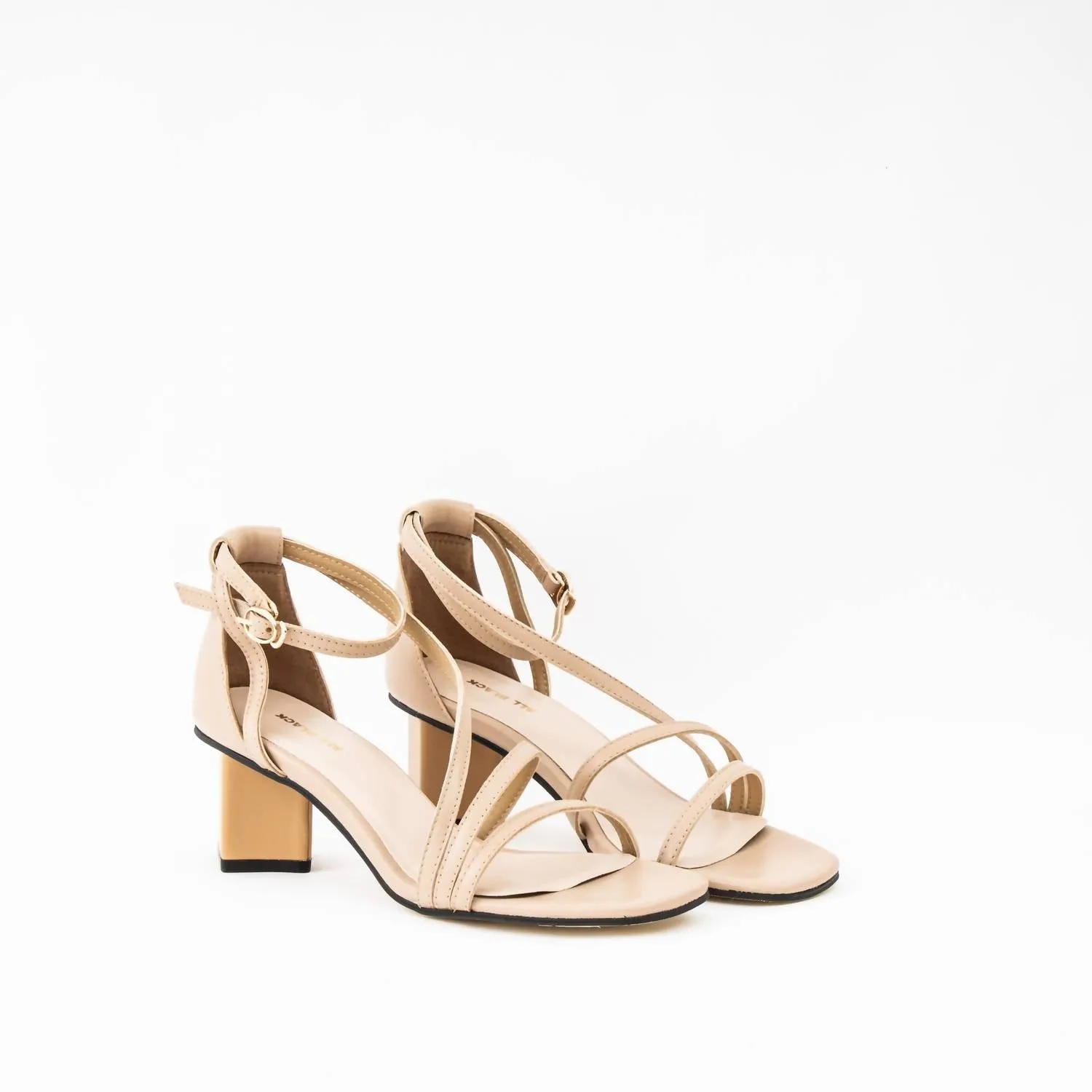 Women's Squared Off Heel In Nude