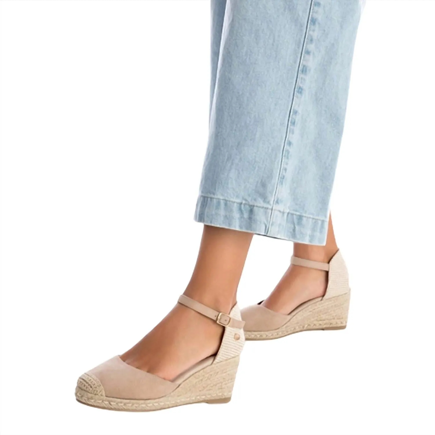 Women's Wedge Sandals In Beige