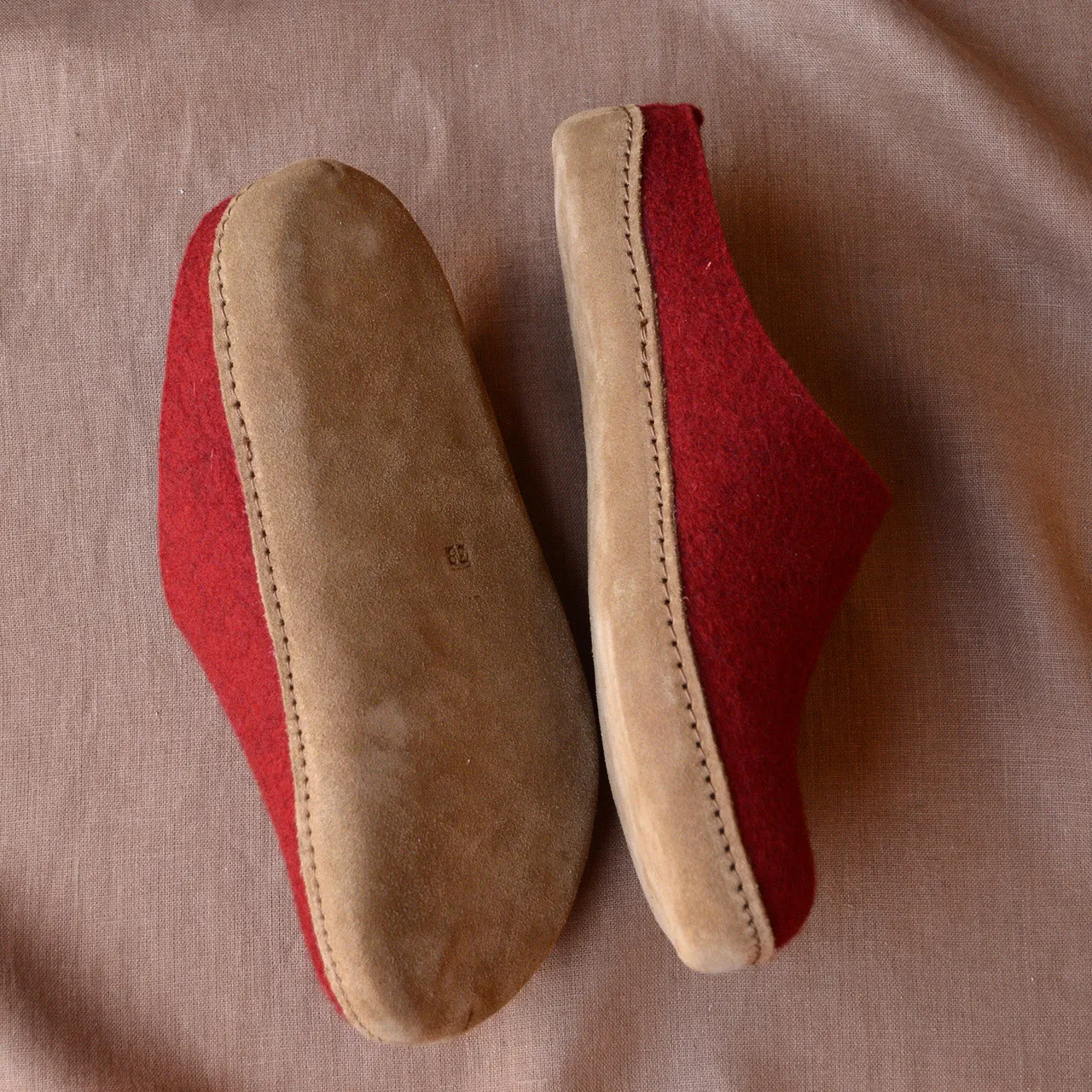 Wool Felt Slippers - Toffel - Rubin (Adults 36-42) *Pre-order